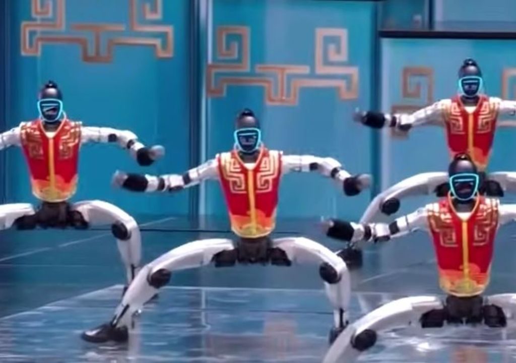 110 Robots Humanoides Baten Un R Cord Mundial Bailando Sincronizados En China En La Ciudad De Jinan Shandong 110 Robots Humanoides De Tama O Real De La Firma Agibot Han Establecido Un Nuevo R Cord Guinness Tras Completar Complejas Coreog