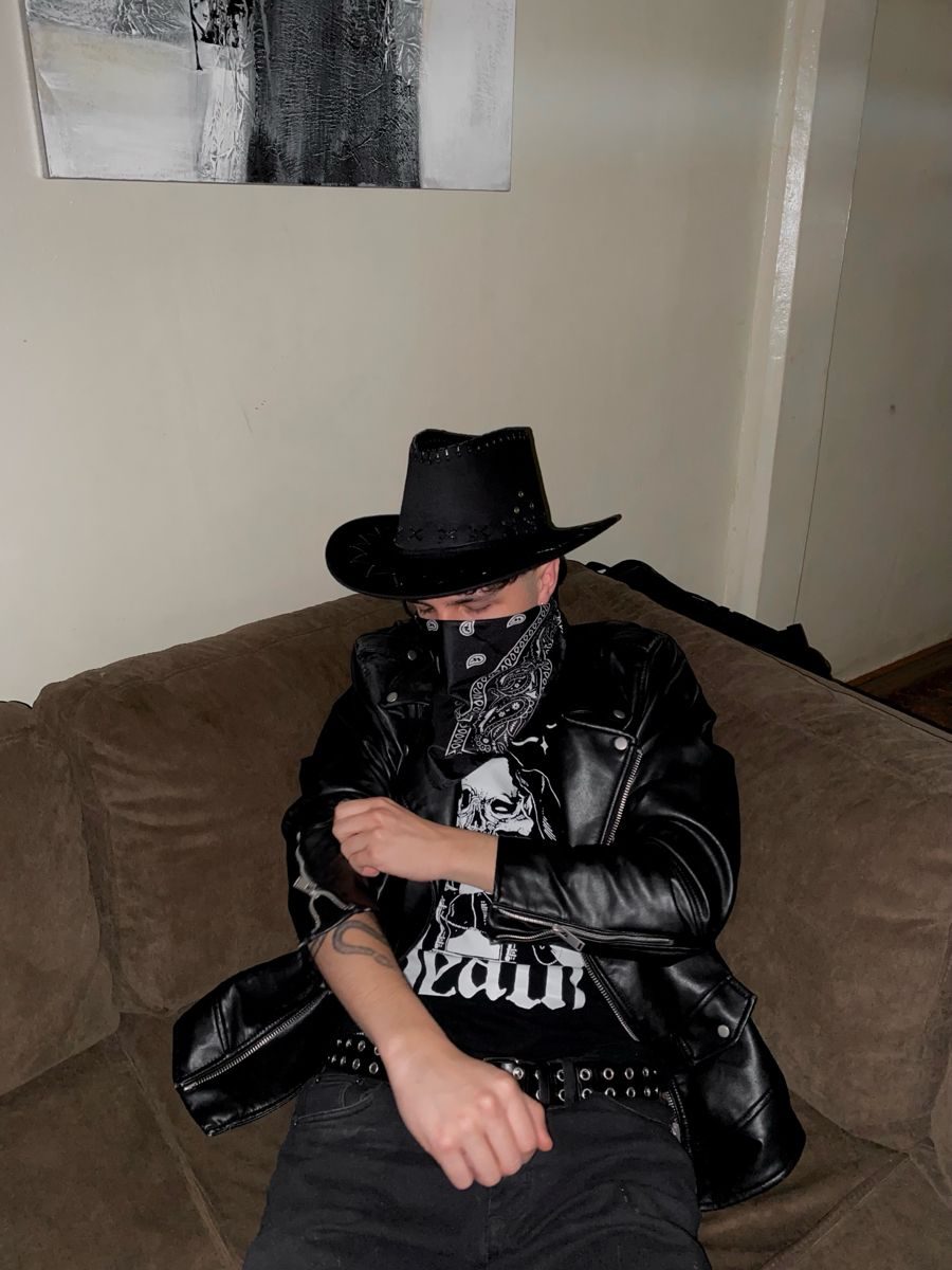 Un Disfraz Muy Popular En Redes Sociales Durante Halloween Es El De Hombres De Negro Consta De Un Traje Y Unas Gafas Oscuras
